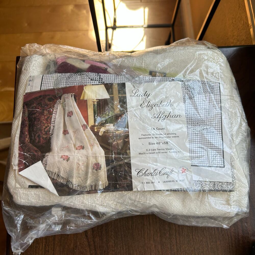 Charles Craft Lady Elizabeth Afghan 14 ct Cross Stitch blanket Blank 48x58”
